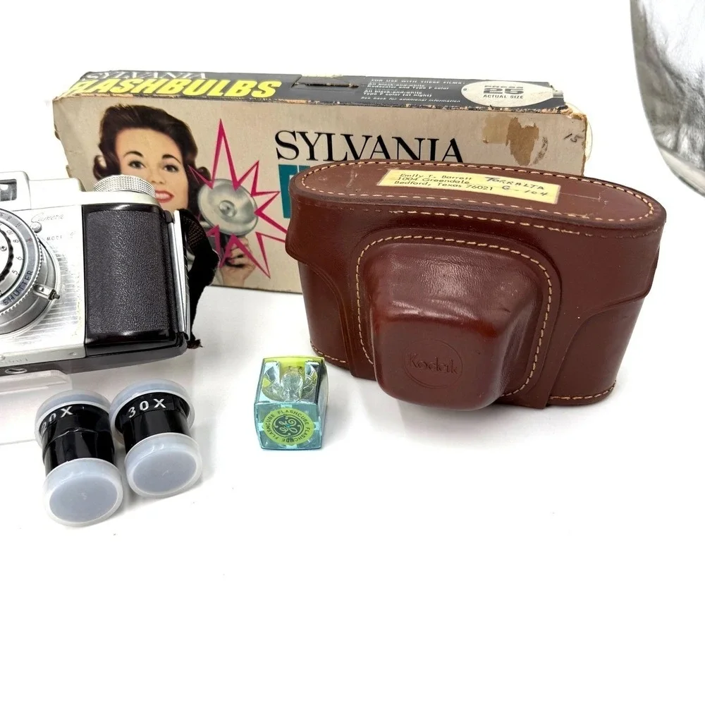 Vintage‎ Kodak Pony 135 Model C 35mm Camera Sylvania Flashbulbs Case/UNTESTED